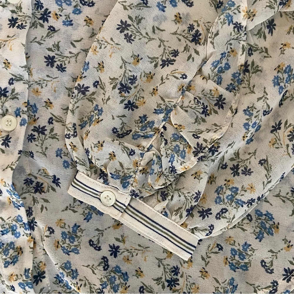 Max Studio Print Sheer Ruffle Back Chiffon Top - Picture 5 of 10
